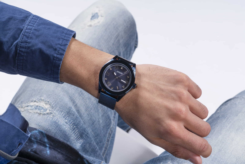 Guess Noble Navy Round Dial Analog Men Watch Watch Guess