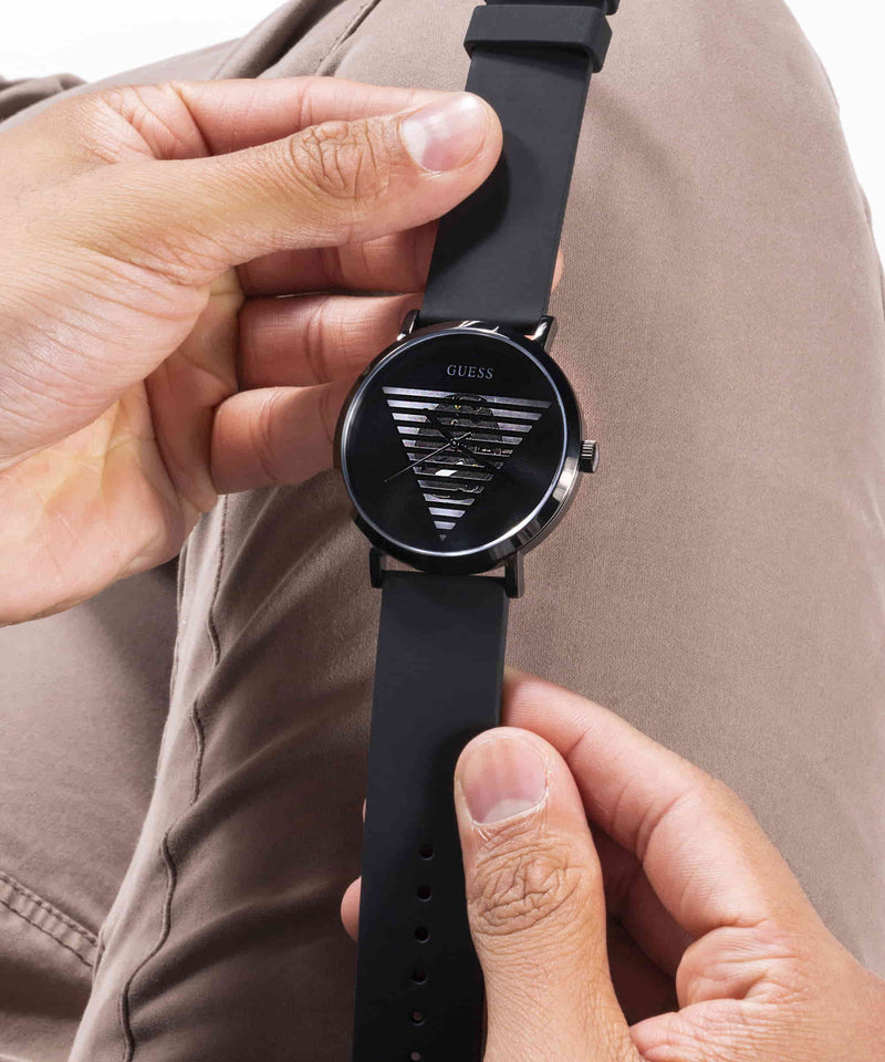 Guess Idol Black Round Dial Analog Men Watch Watch Guess
