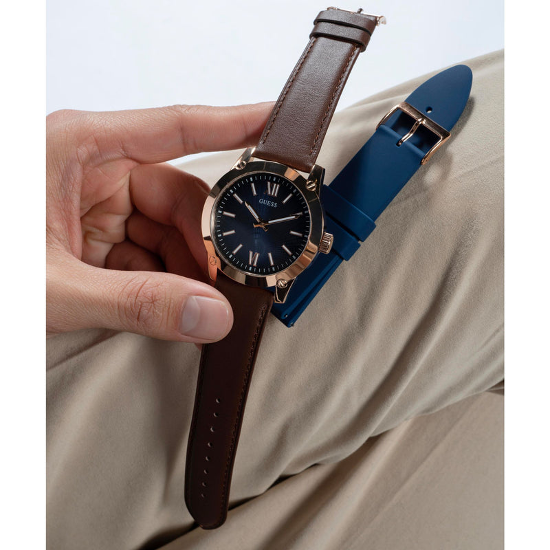 Guess Gbs Crescent Leather Blue Round Dial Quartz Analog Men Watch Watch Guess