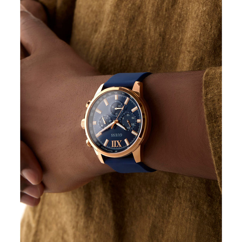Guess Walker Blue Round Dial Quartz Analog Men Watch Watch Guess