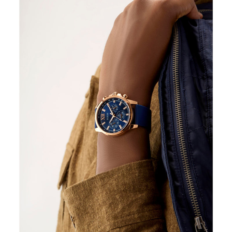 Guess Walker Blue Round Dial Quartz Analog Men Watch Watch Guess