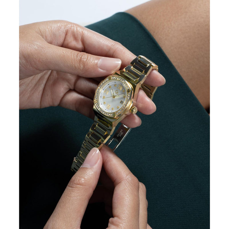 Gc White Coussin Round Dial Quartz Analog Women Watch - Guess Collection Watch Gc