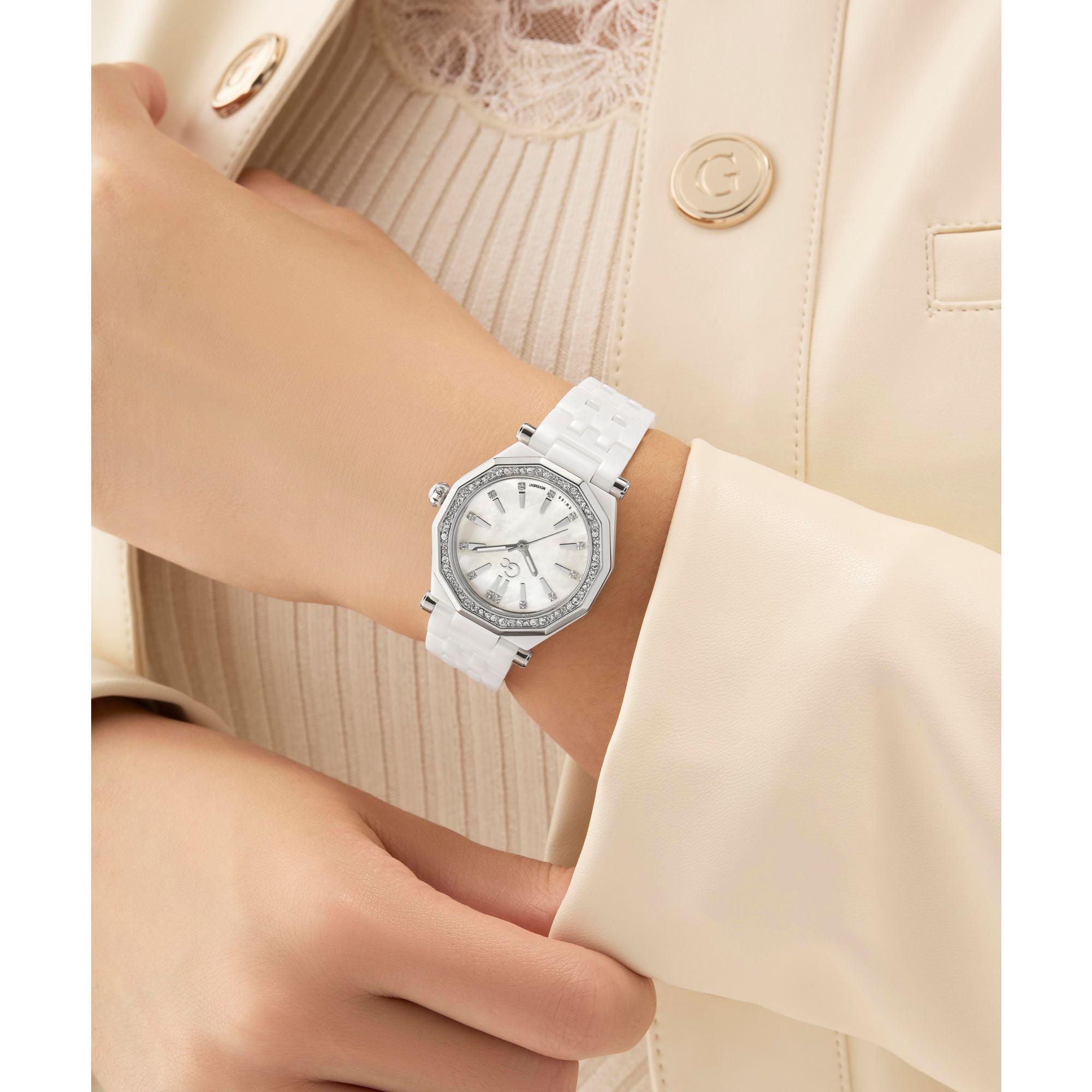 Gc Gleam White Round Quartz Women Watch - Guess Collection