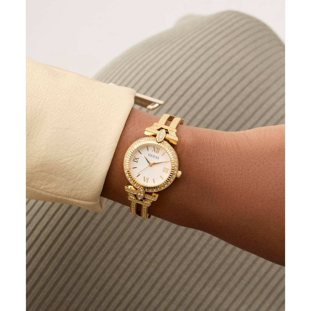 Guess Gb Delphine White Round Quartz Women Watch Watch Guess