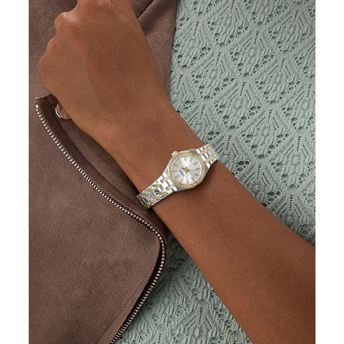 Guess Round 25mm Silver Dial Analog Women Watch - GW0931L3