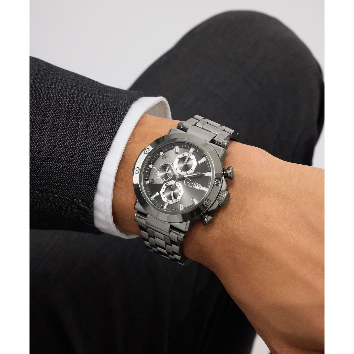 Gc Round 44mm Grey Dial Analog Men Watch - Z75001G2