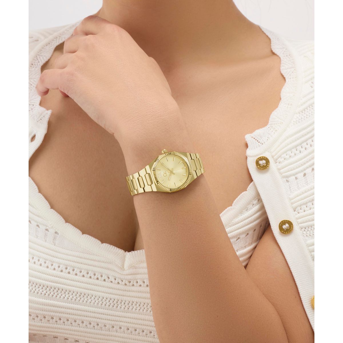 Gc Round 30mm Champagne Dial Analog Women Watch - Z70002L6