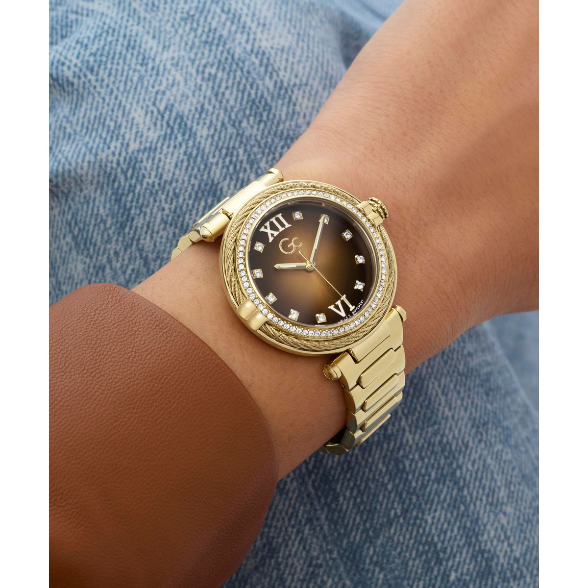 Gc Round 37mm Brown Dial Analog Women Watch - Z52005L4
