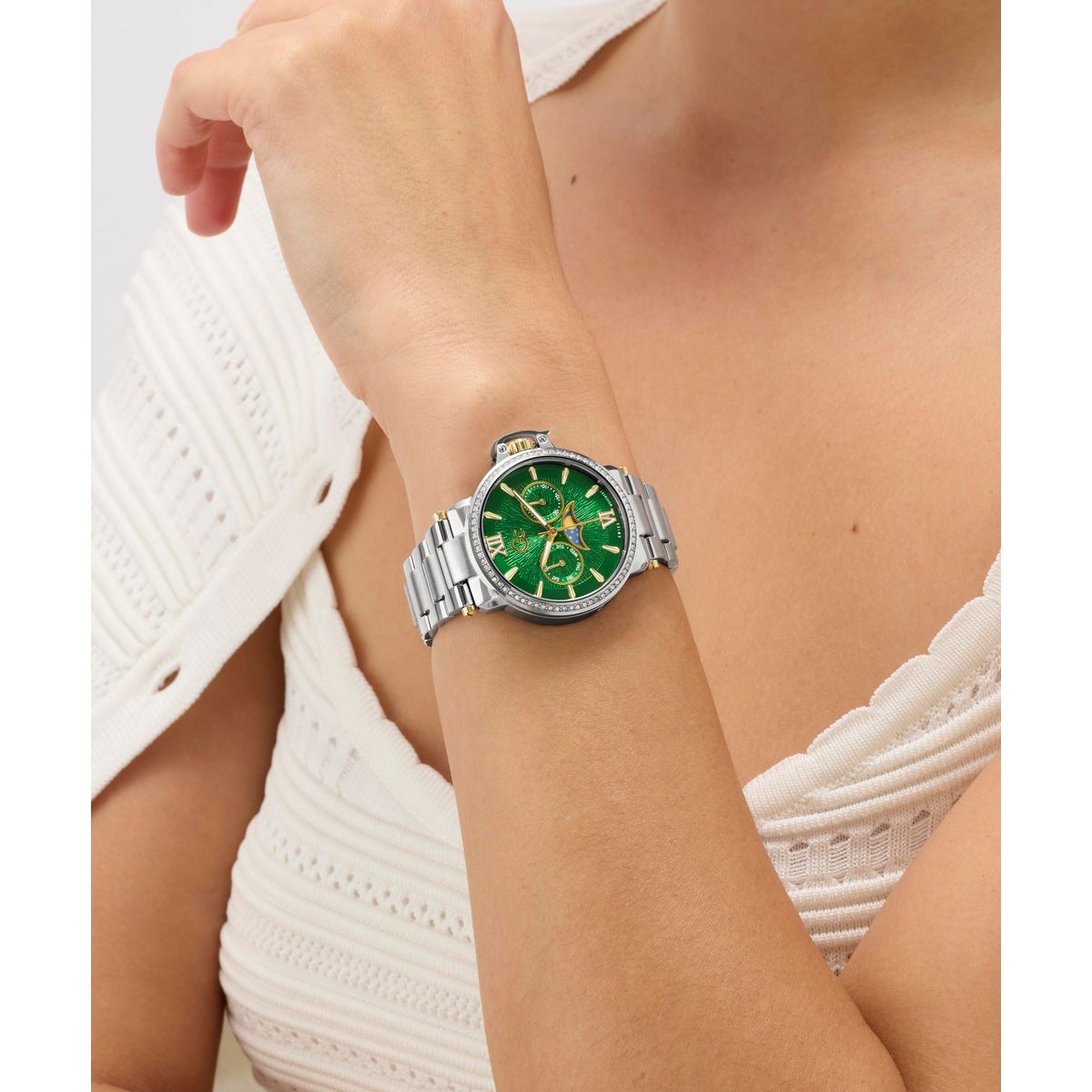 Gc Round 36mm Green Dial Analog Women Watch - Z69001L7