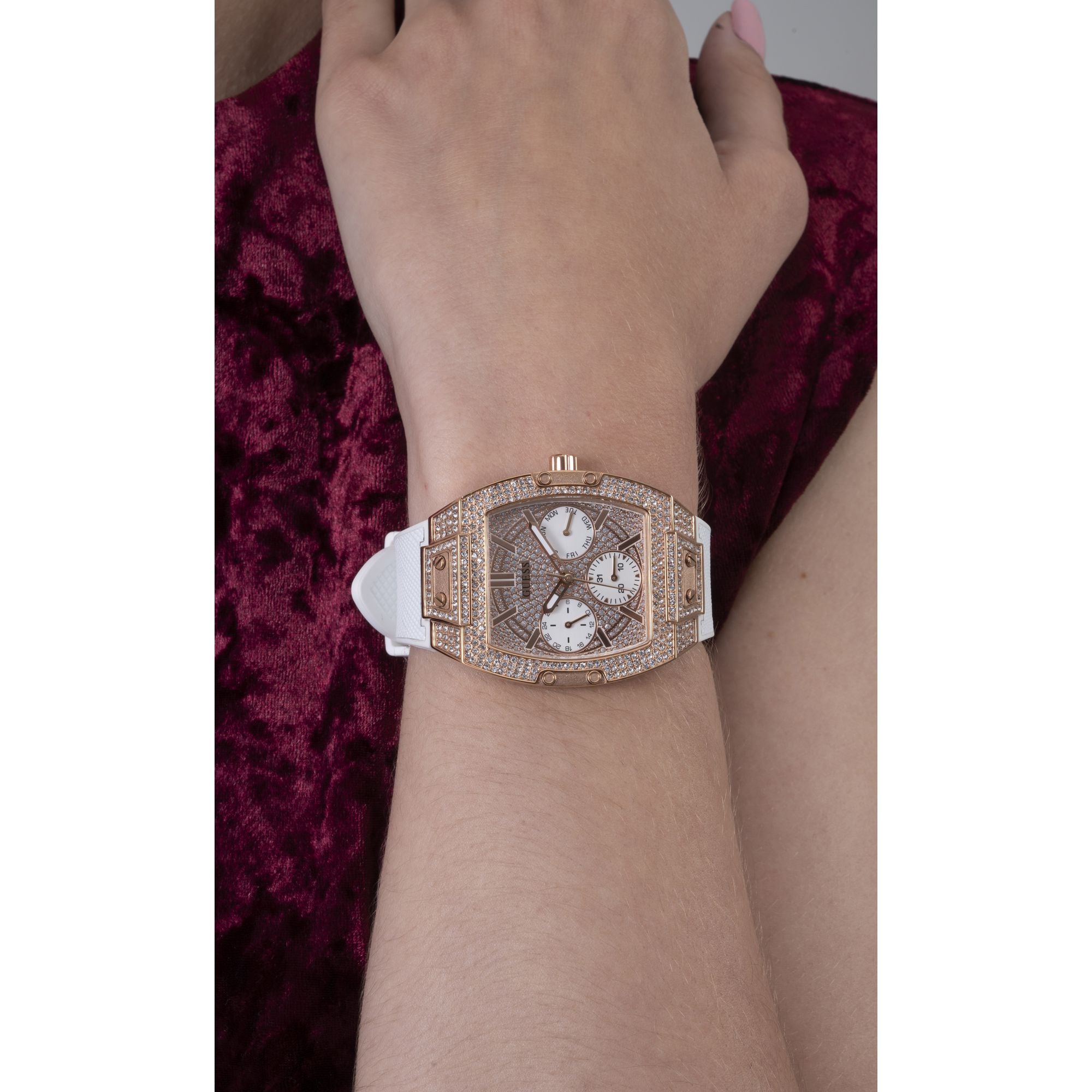 Guess Raven Leather White Square Dial Quartz Analog Women Watch Watch Guess