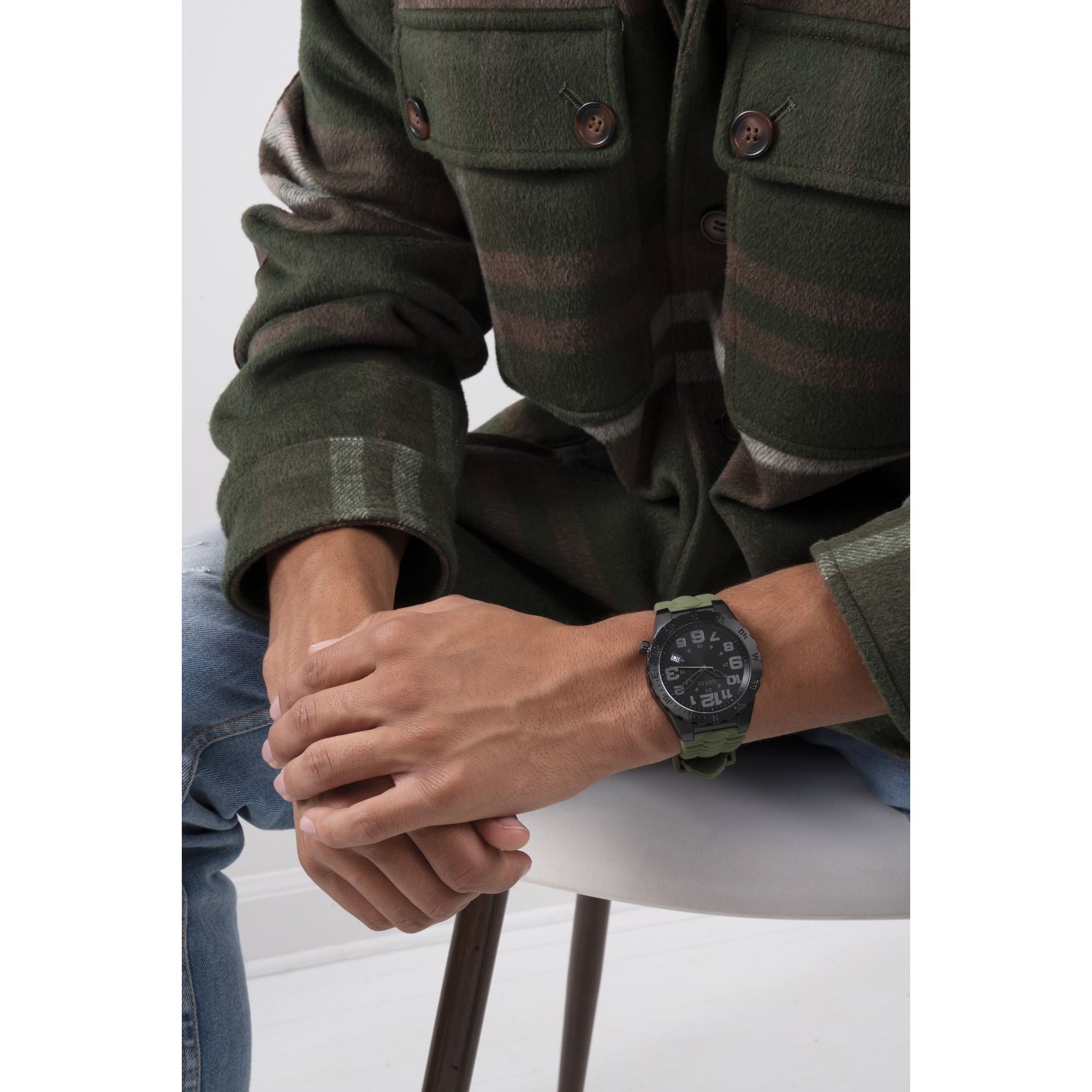 Guess Gunmetal Round Quartz Analog Men Watch Watch Guess