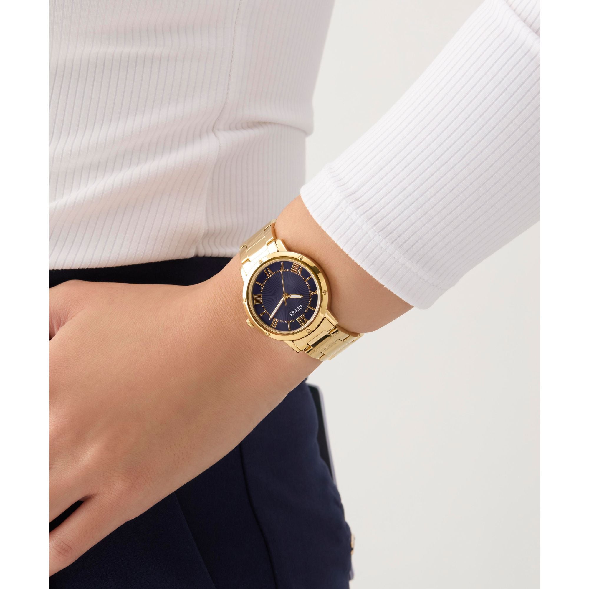 Guess Dawn Blue Round Dial Quartz Analog Women Watch