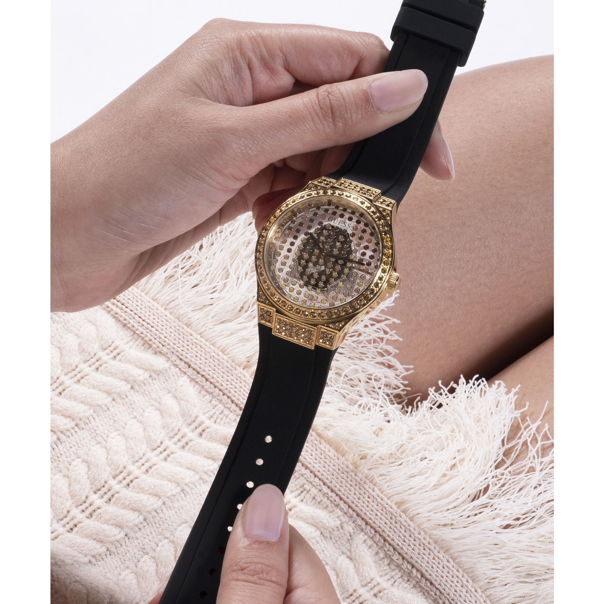 Guess Radiance White Round Dial Quartz Analog Women Watch Watch Guess