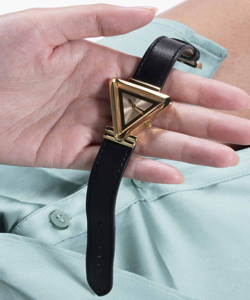 Guess Fame Gold Triangle Dial Analog Women Watch Watch Guess