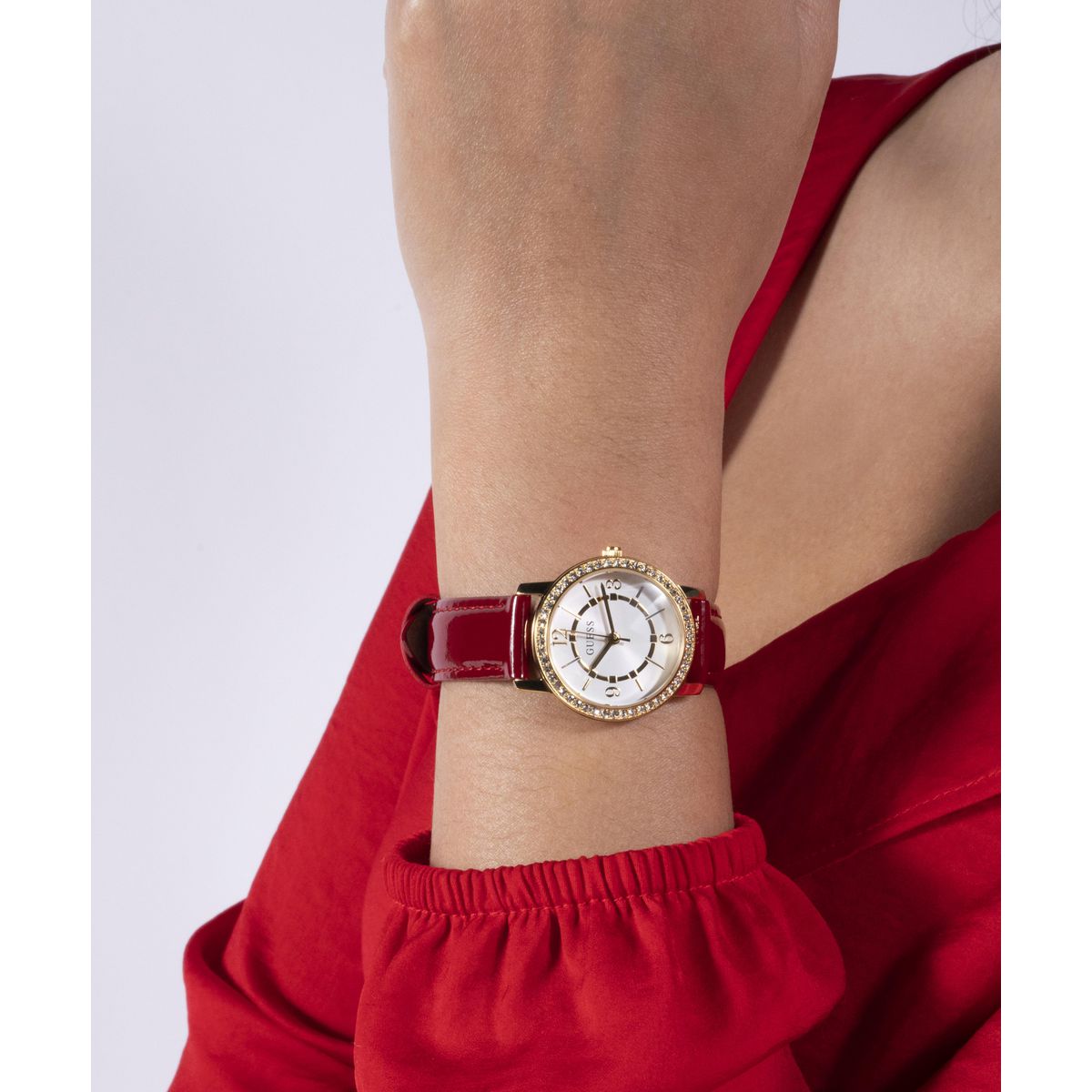 Guess Leather White Round Dial Quartz Analog Women Watch Watch Guess