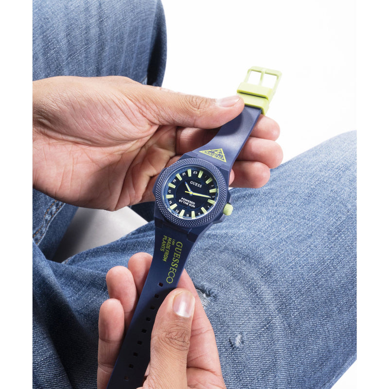Guess Outspoken Blue Round Dial Quartz Analog Women Watch Watch Guess