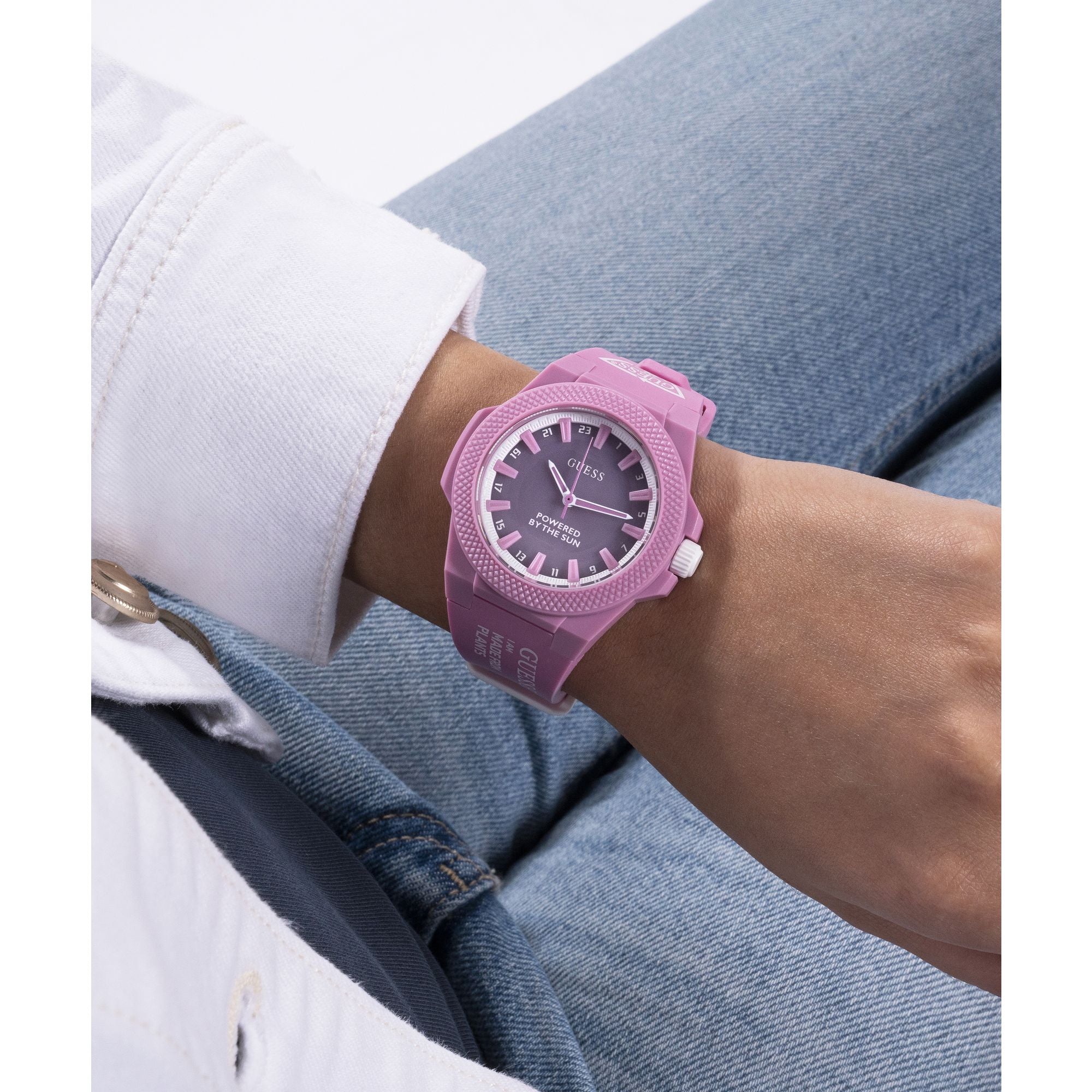 Guess Outspoken Pink Round Dial Quartz Analog Women Watch Watch Guess