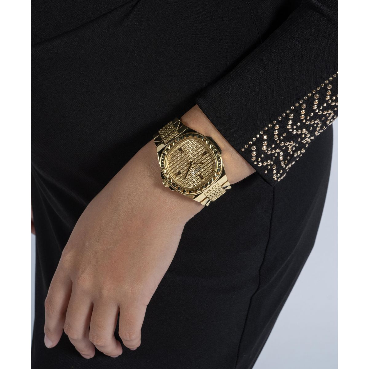 Guess Champagne Square Dial Quartz Analog Women Watch Watch Guess