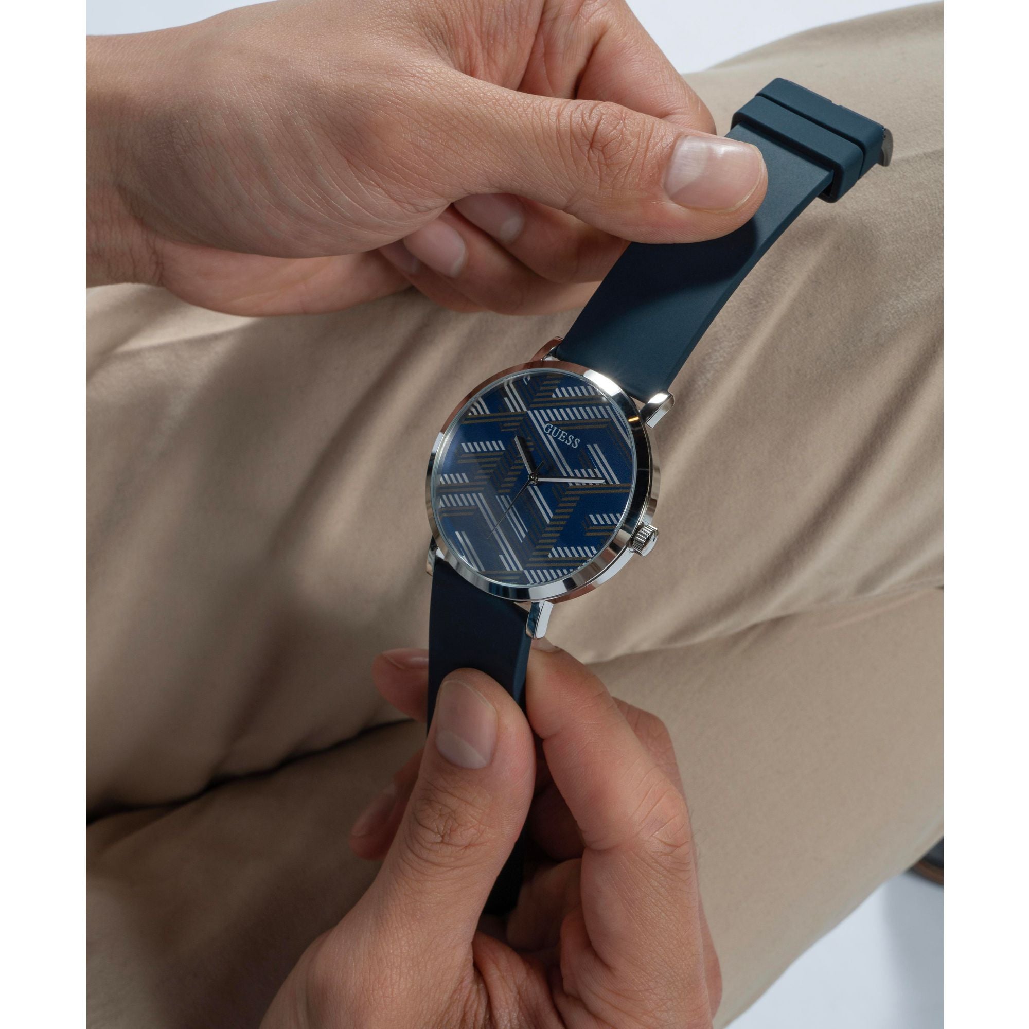 Guess G Bossed Navy Round Quartz Men Watch