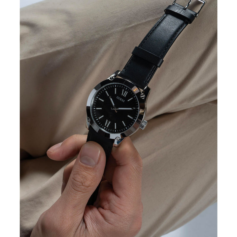 Guess Crescent Leather Black Round Dial Quartz Analog Men Watch Watch Guess