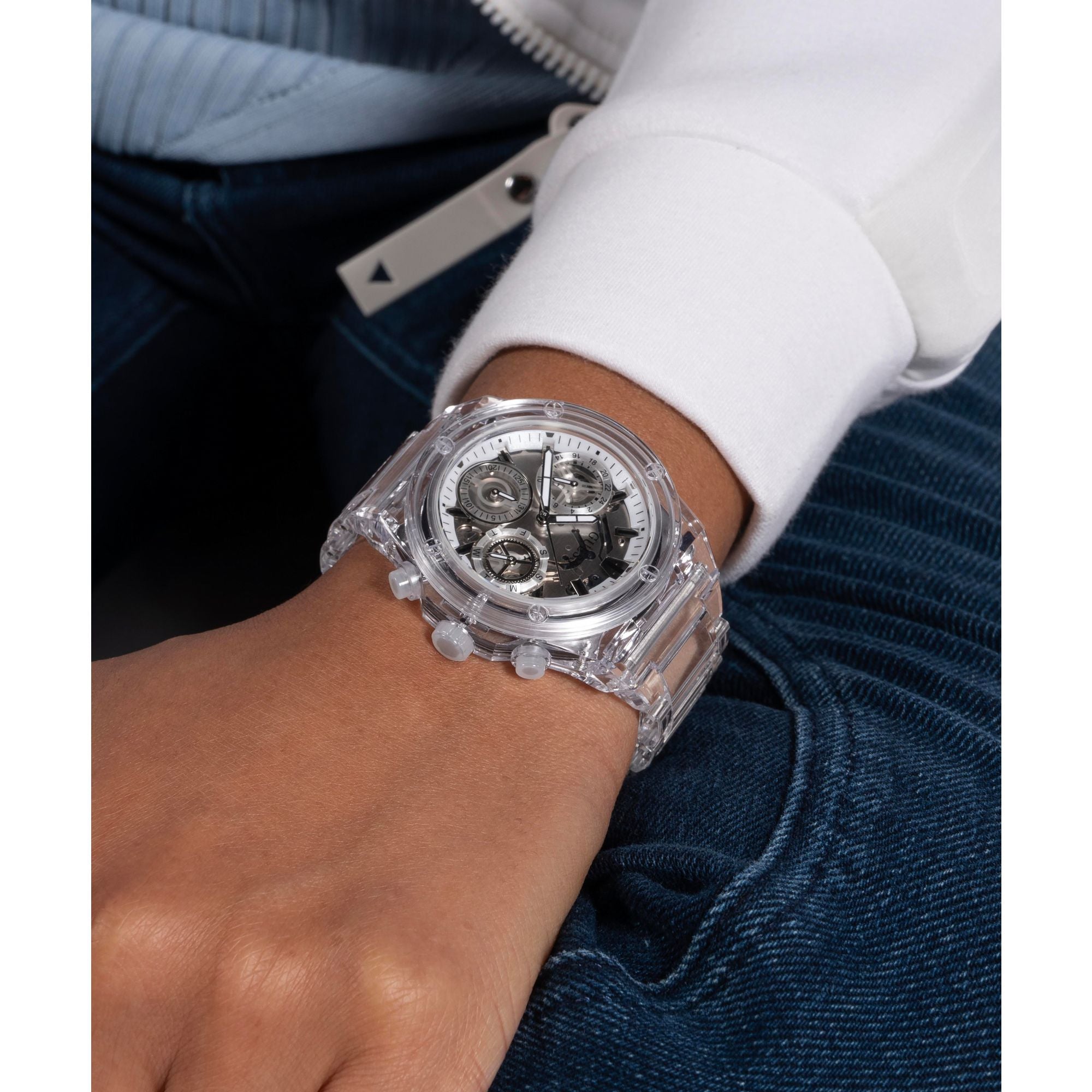 Guess Athena White Round Dial Quartz Analog Women Watch Watch Guess