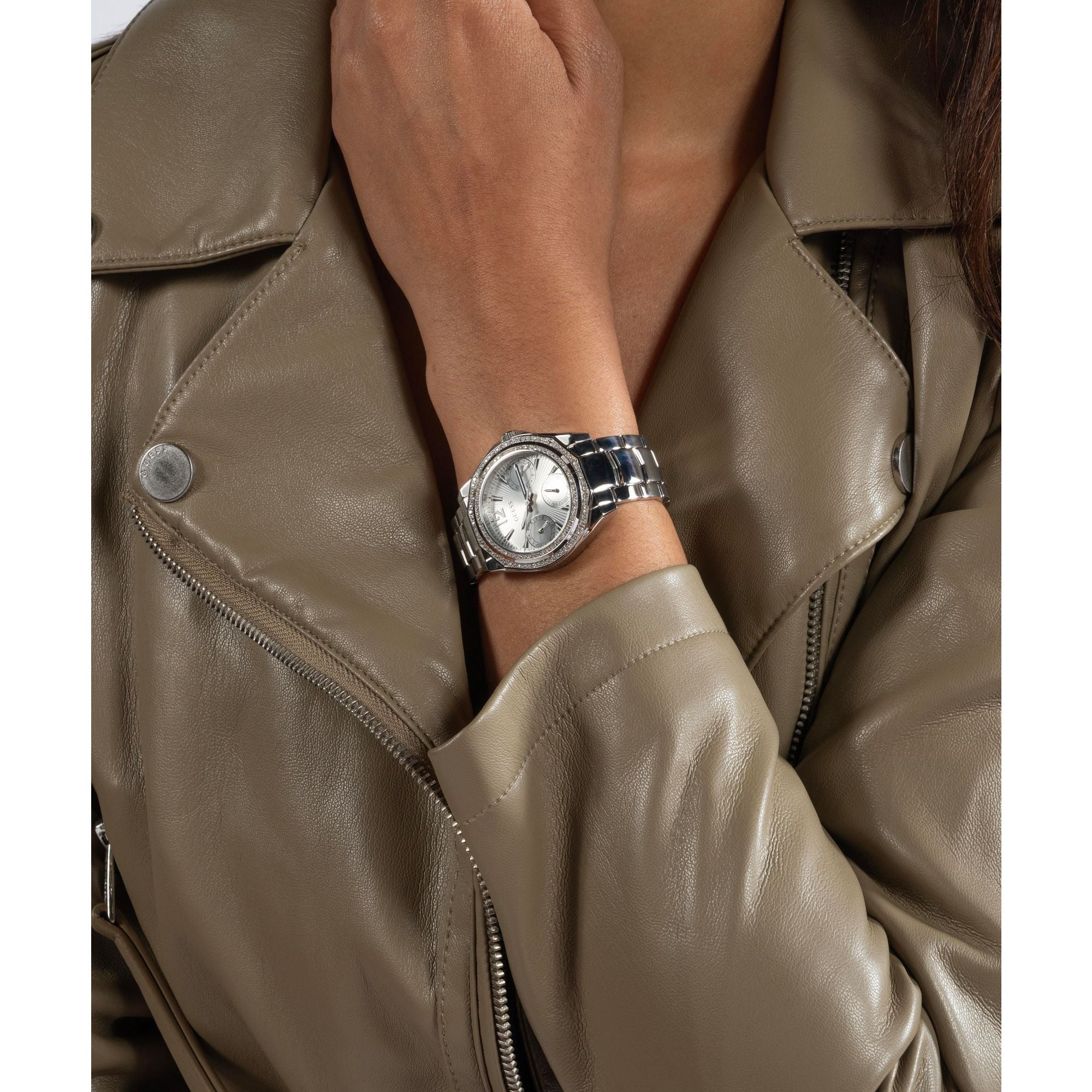 Guess Ritzy Silver Tone Round Dial Quartz Analog Women Watch Watch Guess