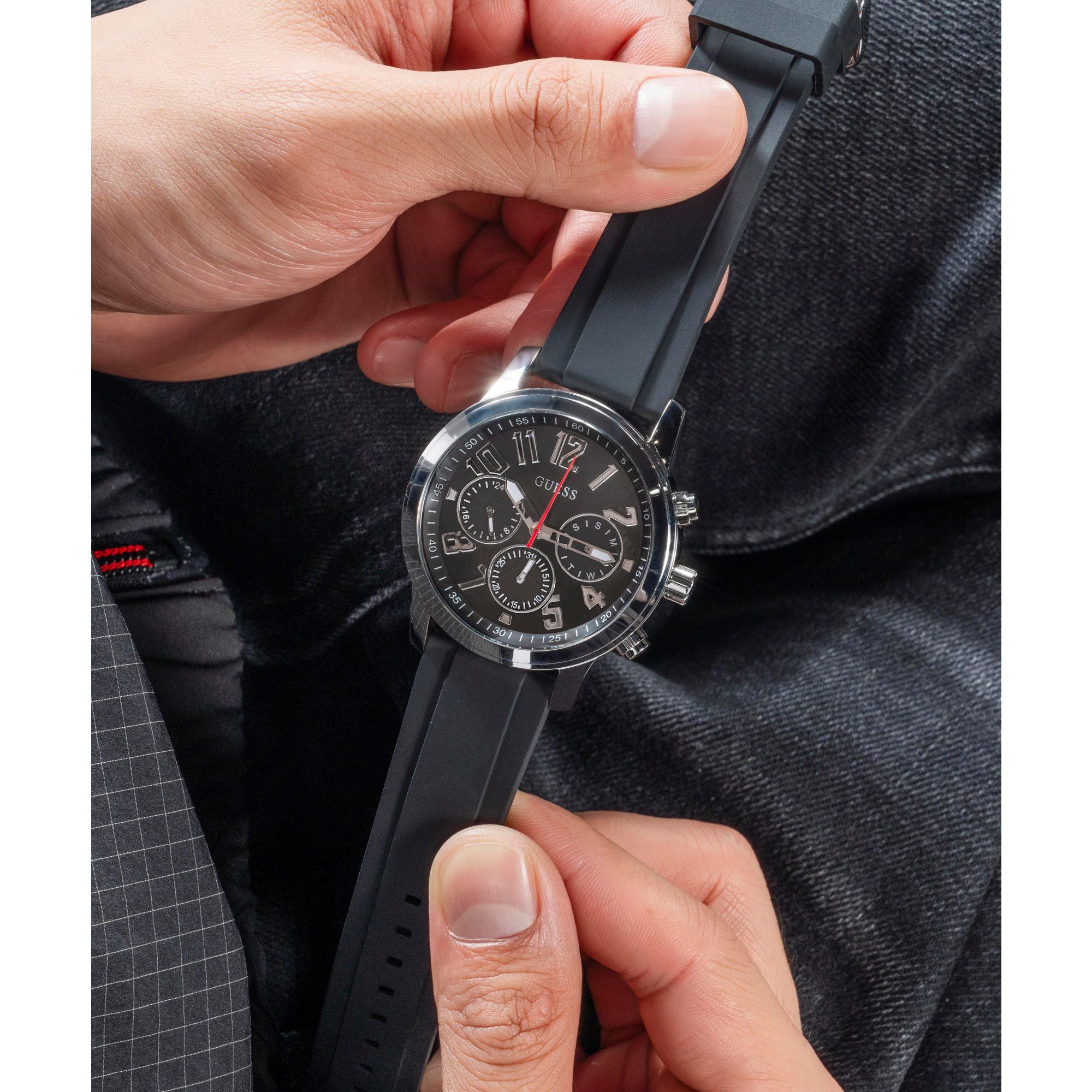 Guess Black Round Quartz Analog Men Watch