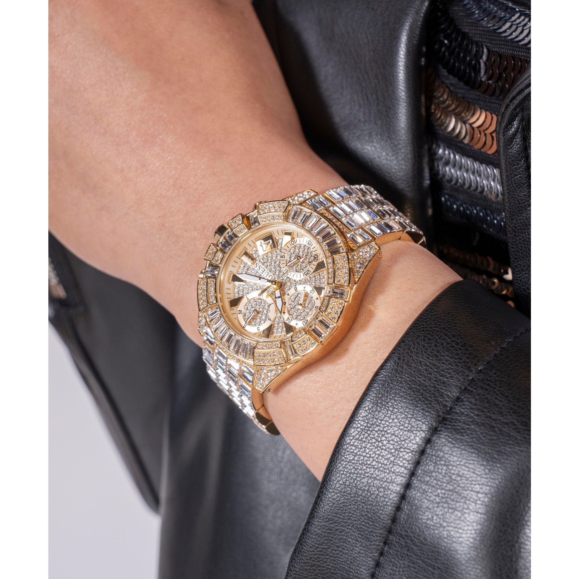 Guess Iconic 40th Champagne Round Dial Quartz Analog Women Watch Watch Guess