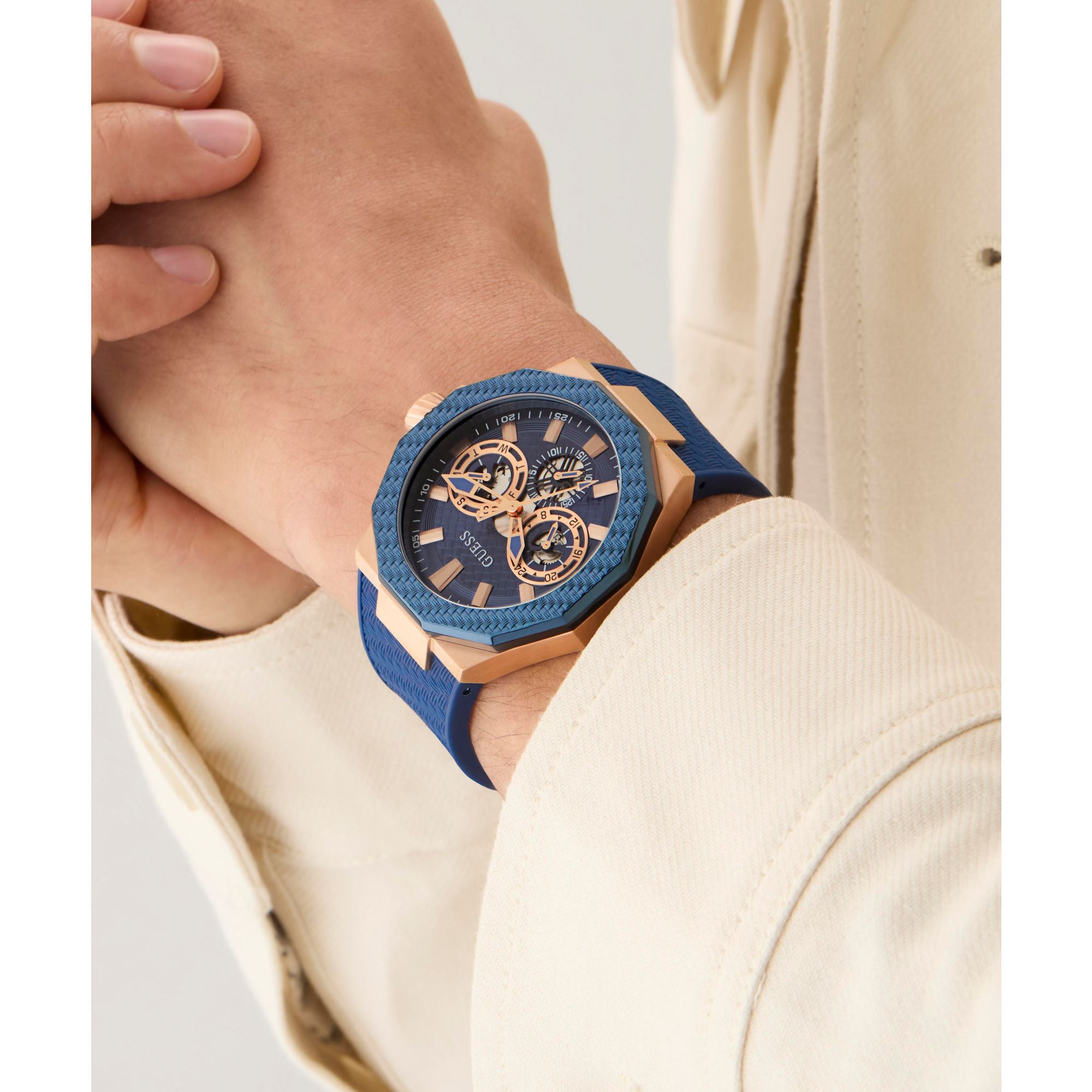 Guess Indy Blue Round Dial Quartz Analog Men Watch GW0853G3 At JUST  WATCHES