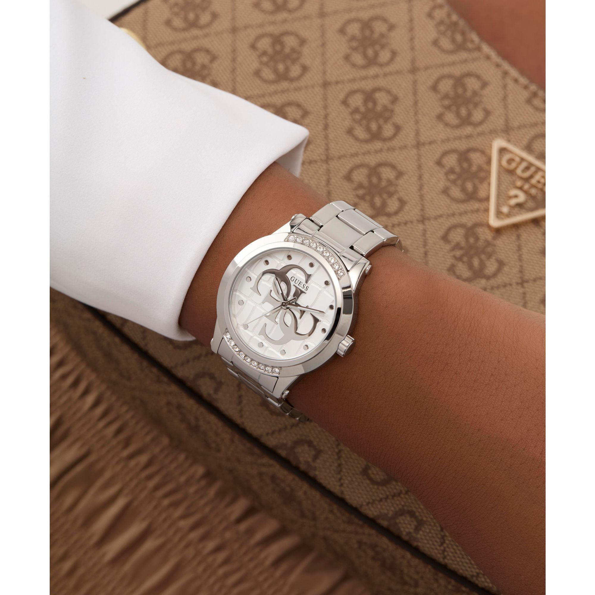 Guess Gt Annette Silver Round Dial Analog Women's Quartz Watch