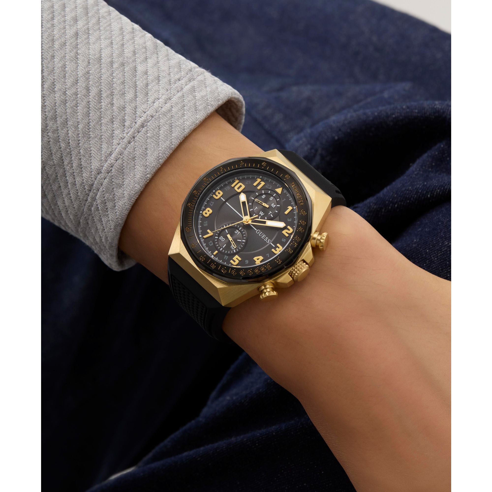 Guess D1 Black Round Dial Quartz Analog Men Watch