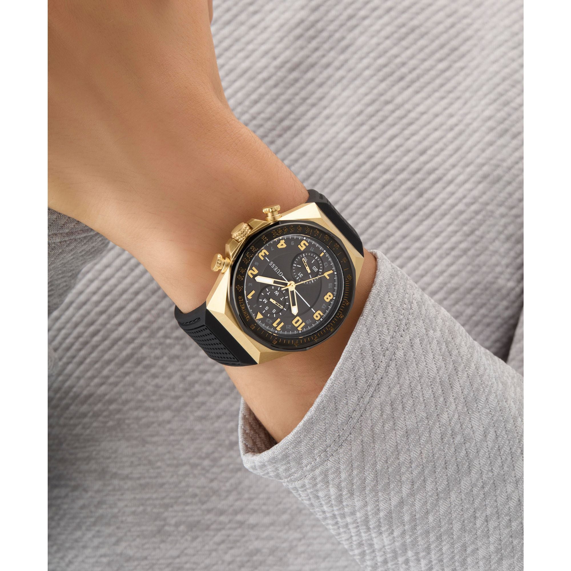 Guess D1 Black Round Dial Quartz Analog Men Watch