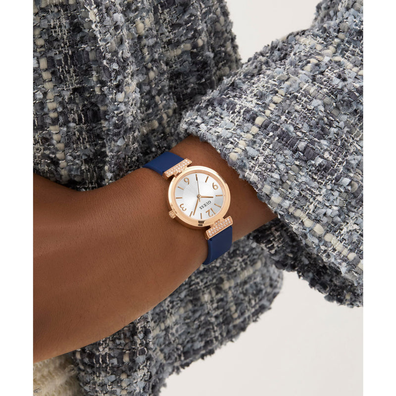 Guess Array White Round Dial Quartz Analog Women Watch Watch Guess