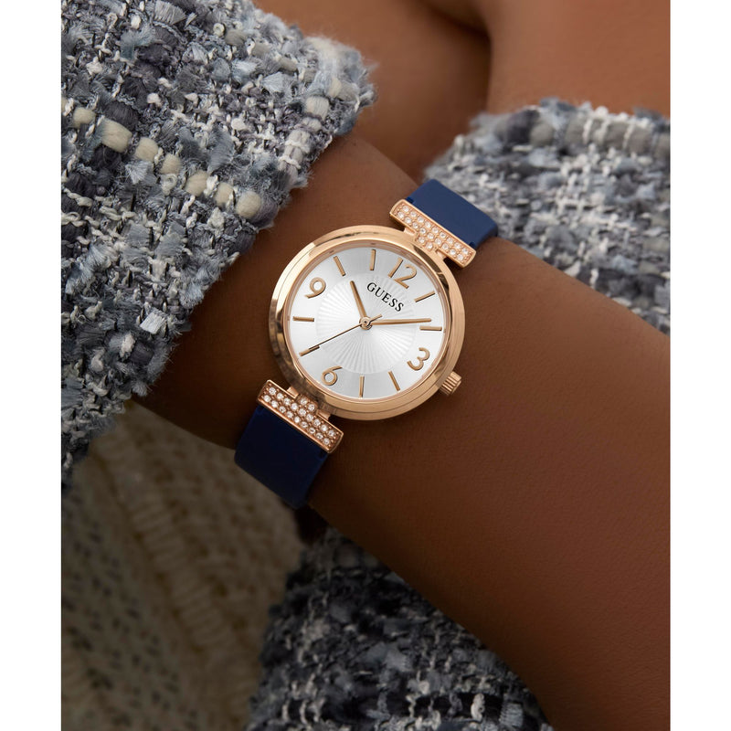Guess Array White Round Dial Quartz Analog Women Watch Watch Guess
