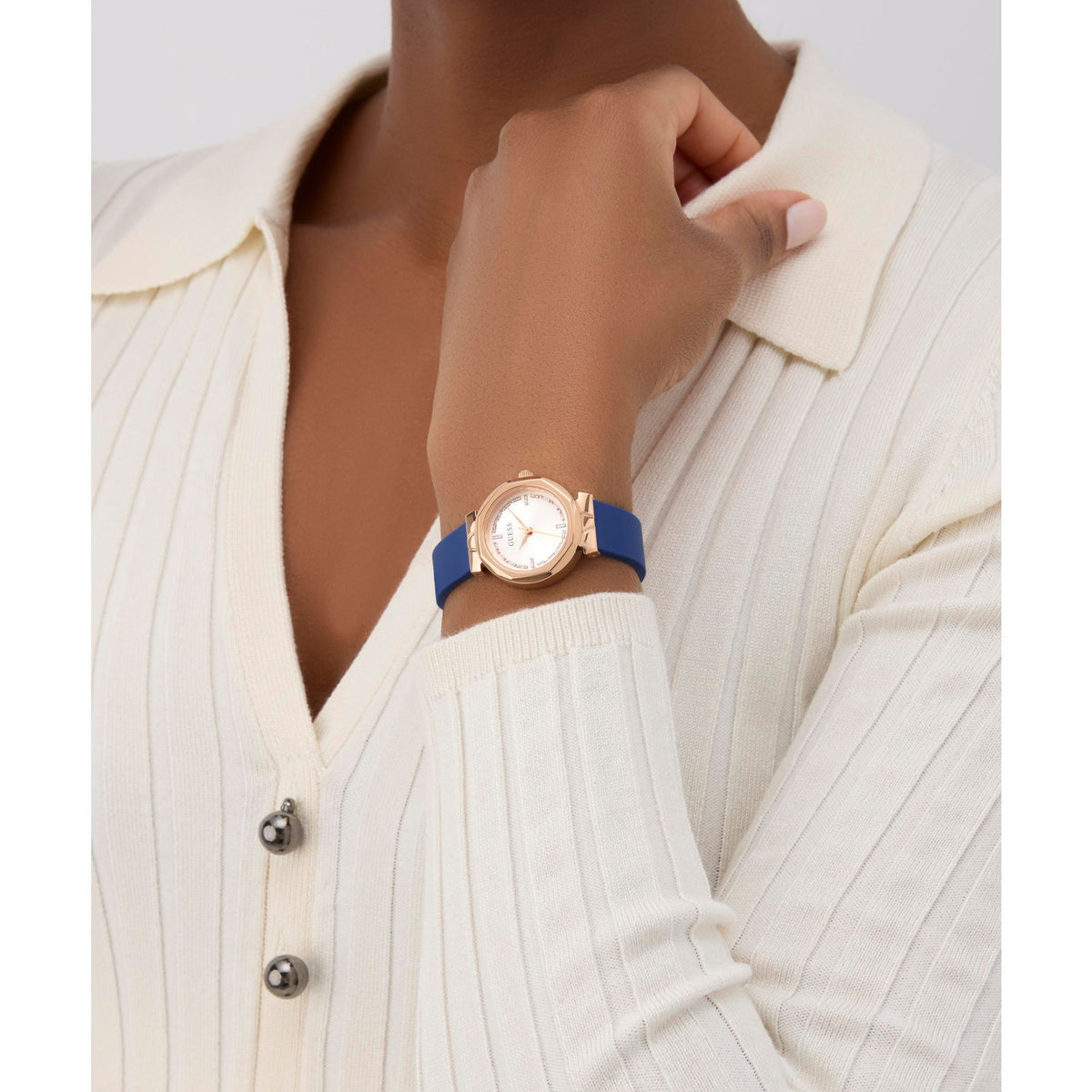 Guess Round 26mm White Dial Analog Women Watch - GW0928L3