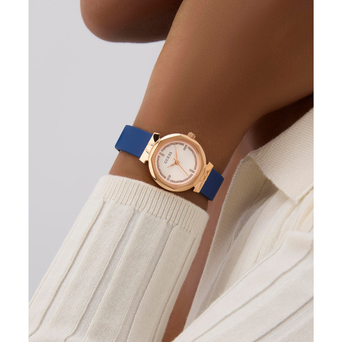 Guess Round 26mm White Dial Analog Women Watch - GW0928L3