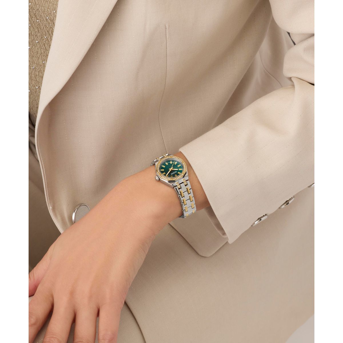 Guess Round 25mm Green Dial Analog Women Watch - GW0931L8
