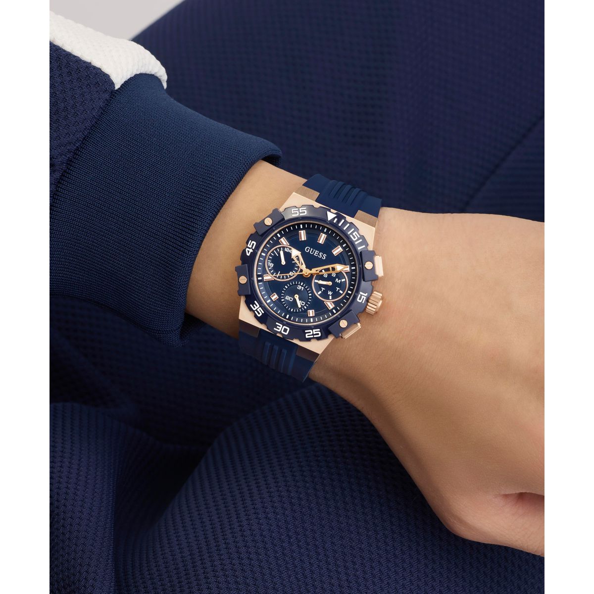 Guess Round 43mm Blue Dial Analog Men Watch - GW1059G5