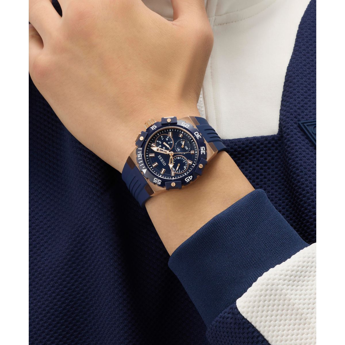 Guess Round 43mm Blue Dial Analog Men Watch - GW1059G5