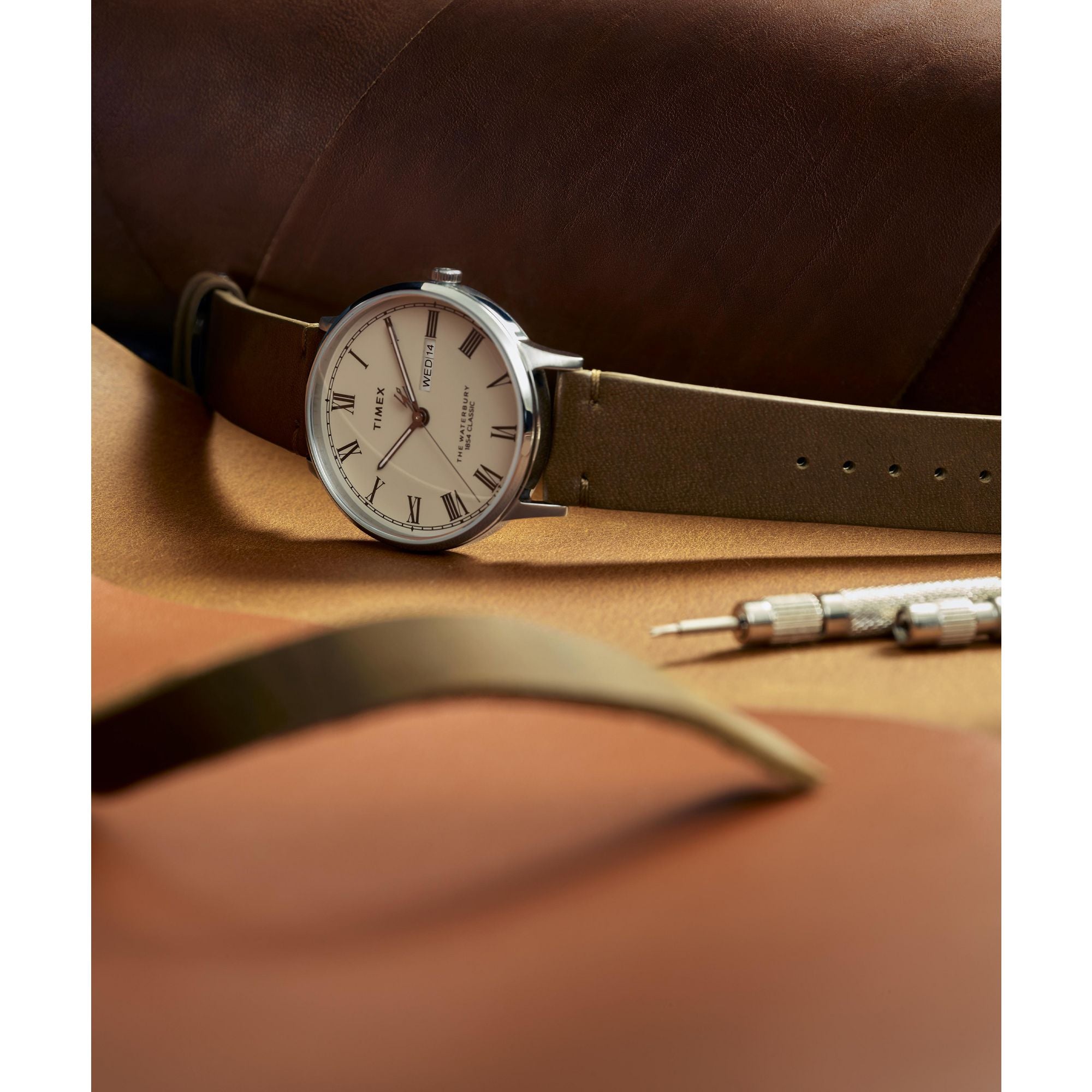 Timex Waterburry Round 21mm Cream Dial Analog Men Watch - TW2W50600UJ