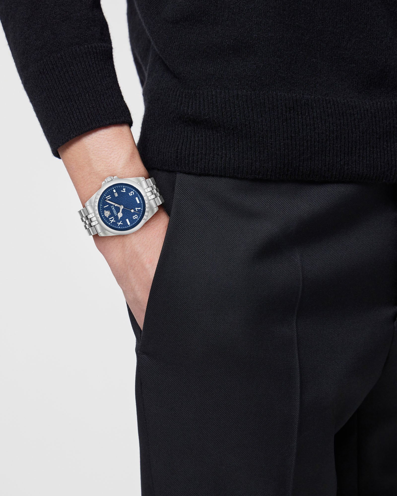 Versace Anteo Blue Round Dial Quartz Analog Men Watch Watch Versace