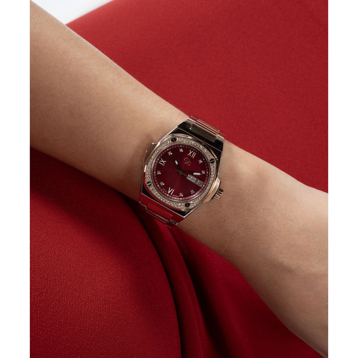 Gc Red Coussin Dial Quartz Analog Women Watch - Guess Collection Watch Gc