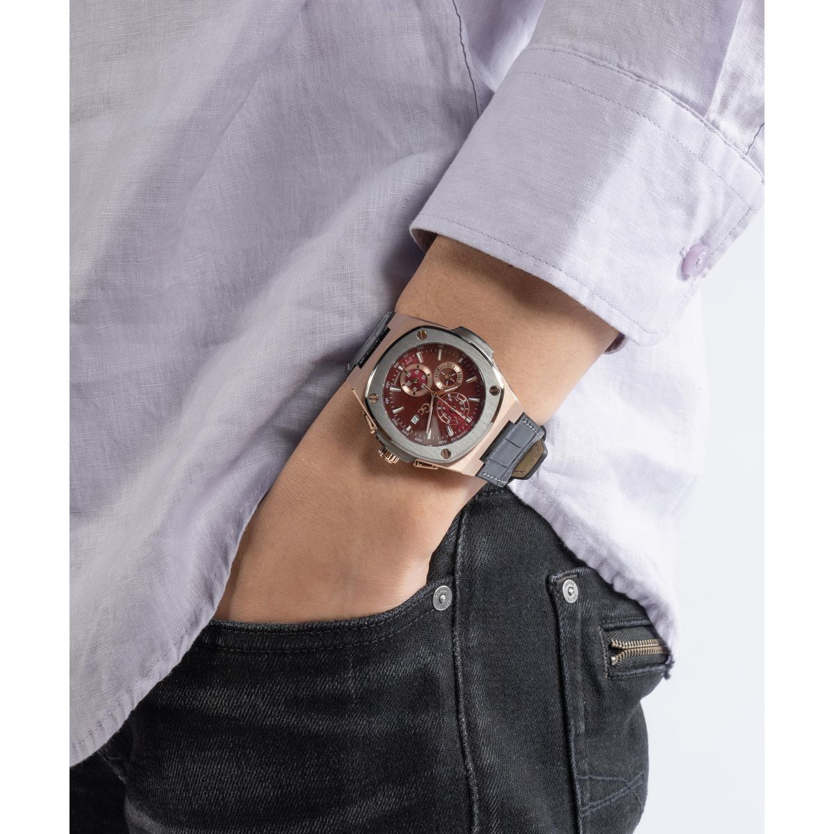 Gc Red Leather Coussin Dial Quartz Analog Men Watch - Guess Collection