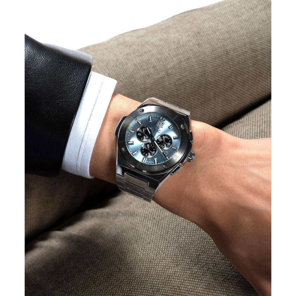 Gc Round 44mm Blue Dial Analog Men Watch - Z33001G7MF