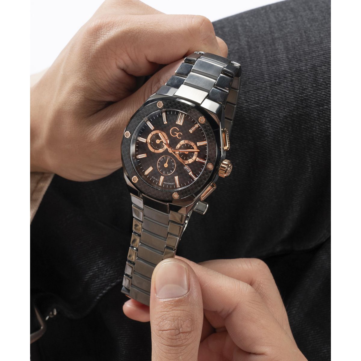 Gc Fiber Black Round Dial Quartz Analog Men Watch - Guess