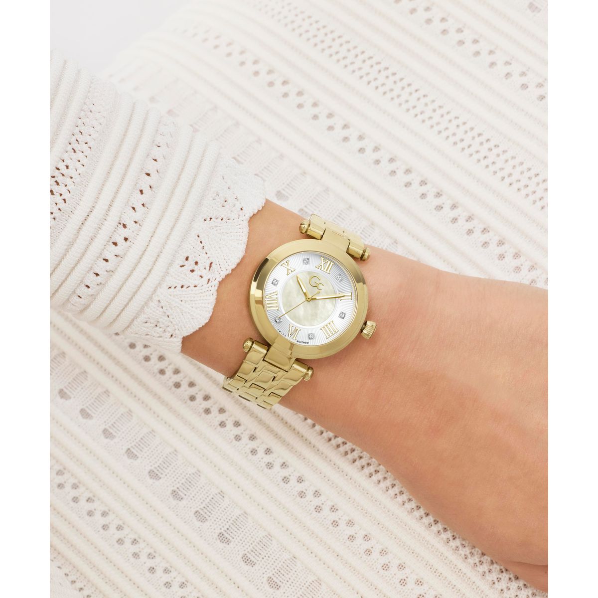 Gc Round 32mm White Dial Analog Women Watch - Z63003L6