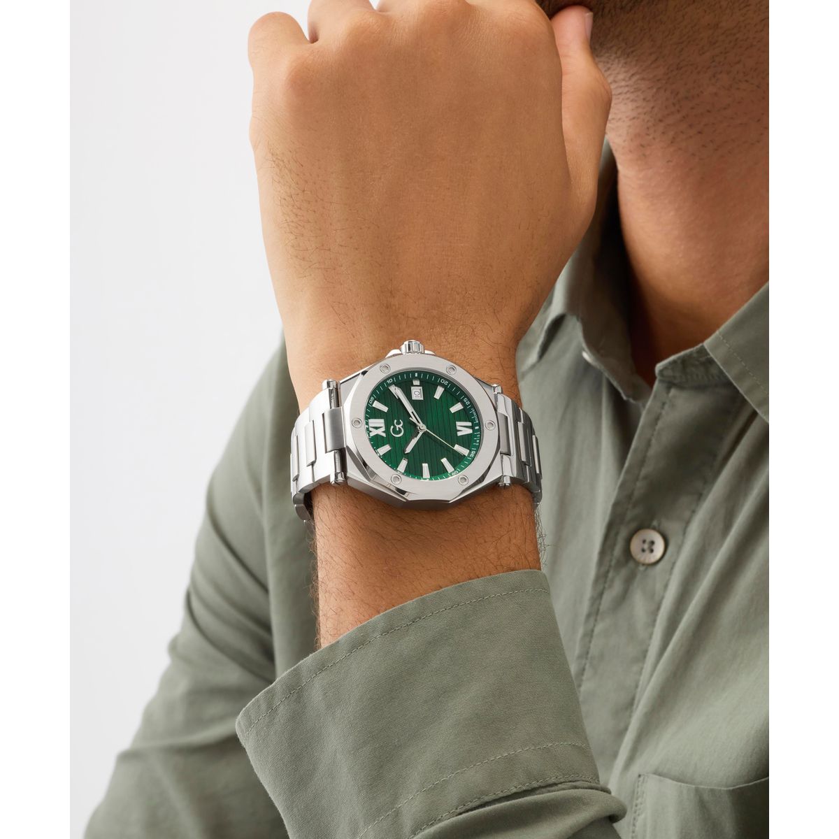 Gc Round 42mm Green Dial Analog Men Watch - Z67005G9