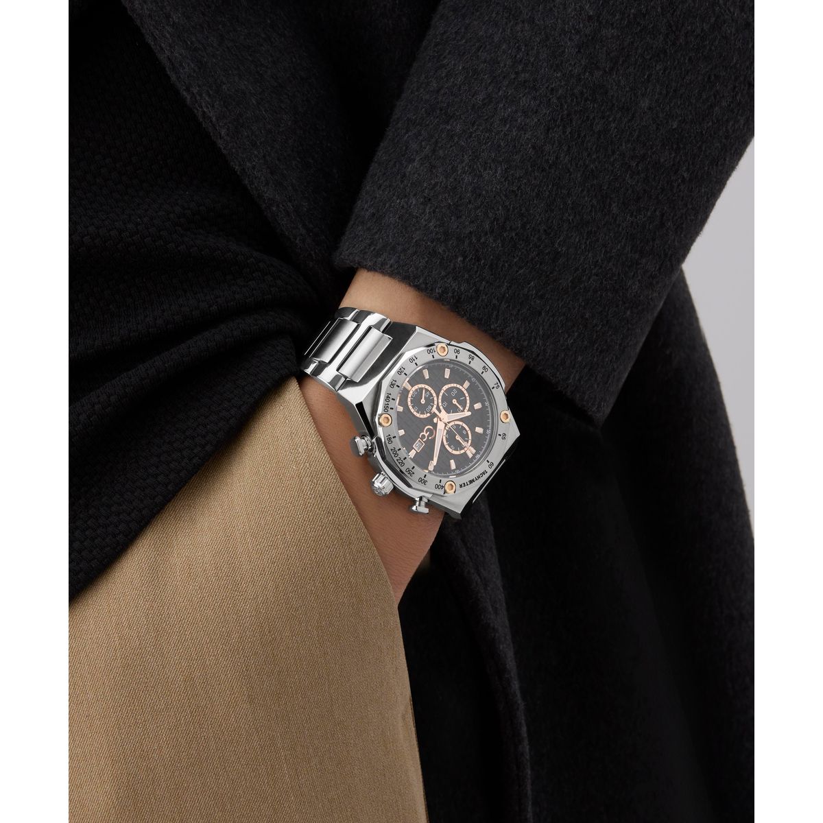 Gc Round 45mm Black Dial Analog Men Watch - Z68002G2